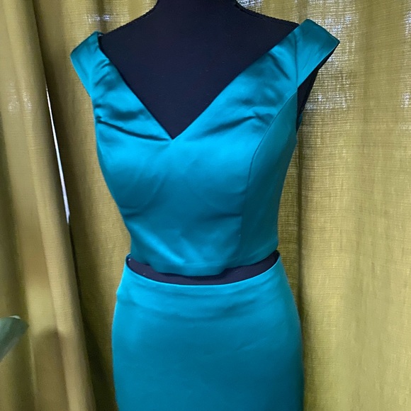 Sherry Hill Emerald Green Two Piece Dress